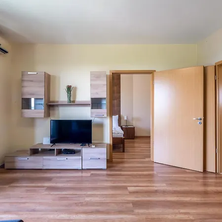 Myflat Club 218 Panorama Wellness Apartment *